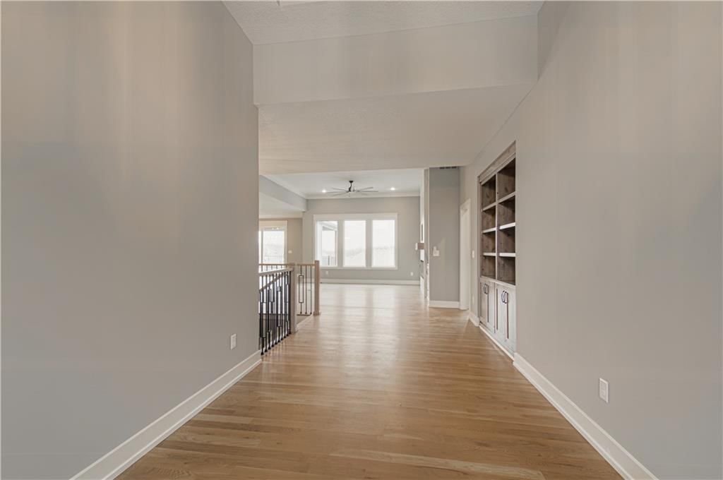 Photo 4 of 45 - 2318 Larkspur Lane