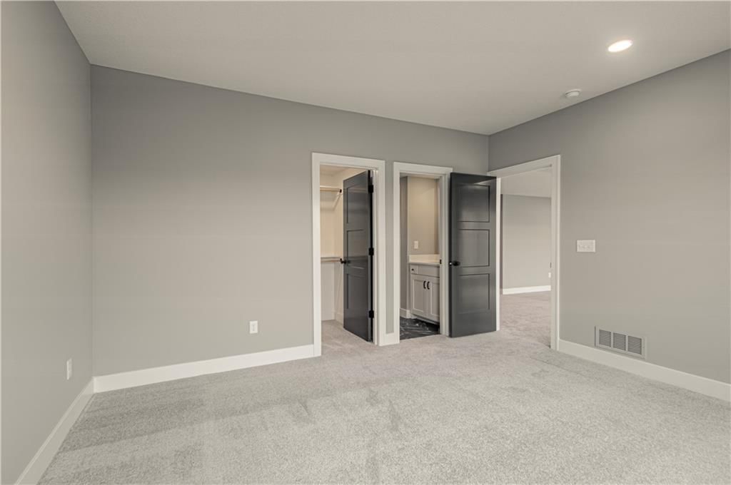 Photo 34 of 45 - 2318 Larkspur Lane