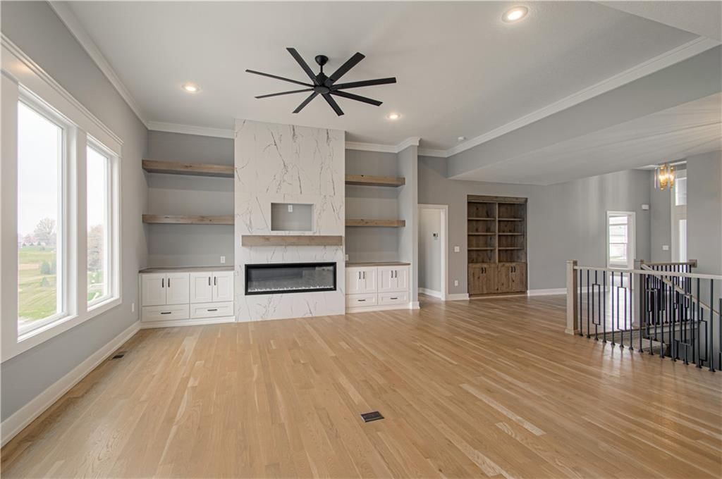Photo 8 of 45 - 2318 Larkspur Lane
