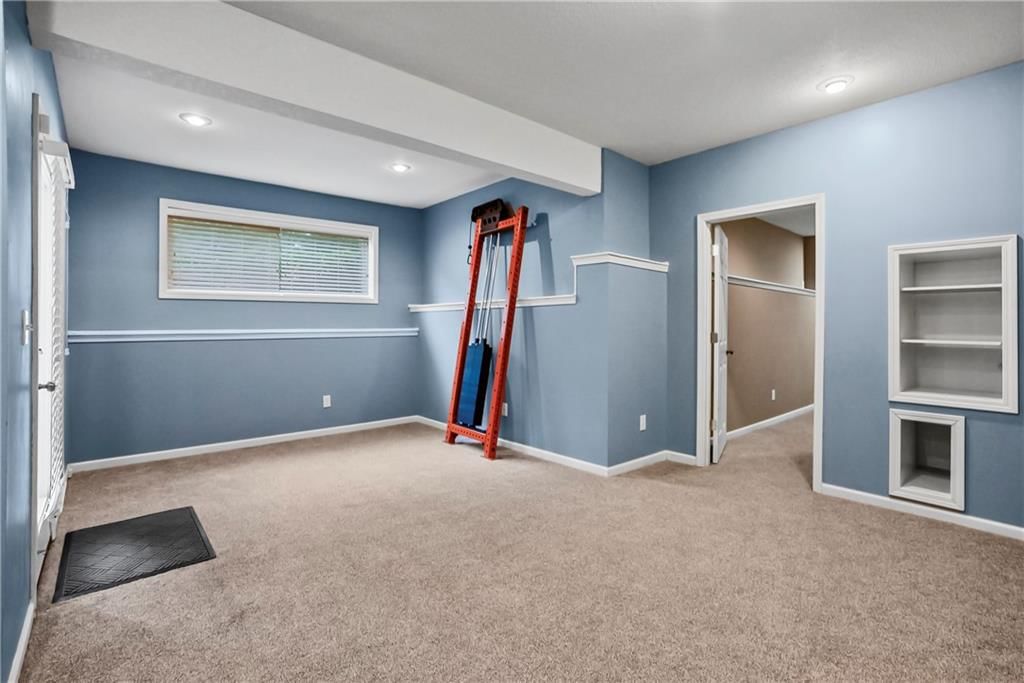 4531 Anderson Street — photo 42