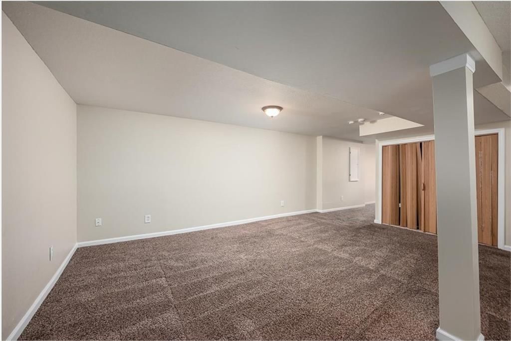 318 Holiday Drive — photo 14