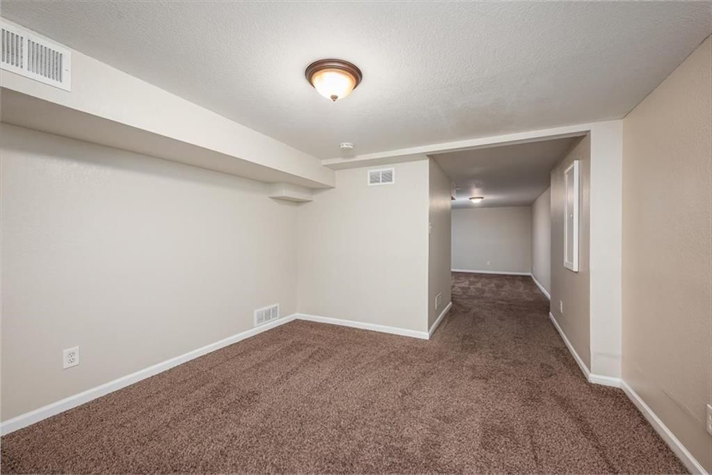 318 Holiday Drive — photo 15