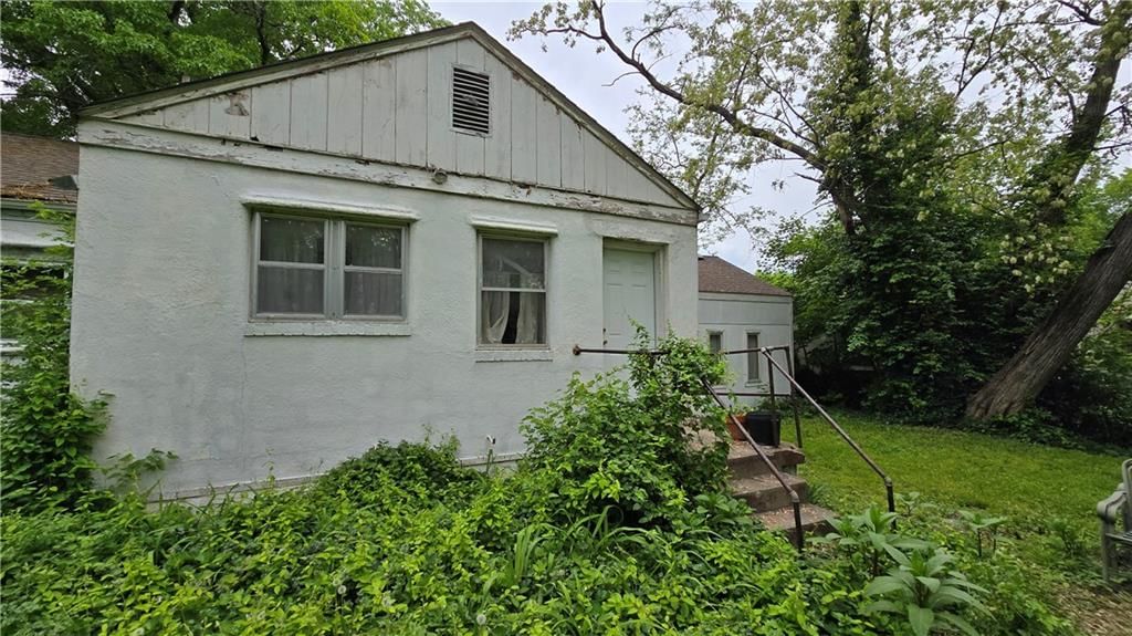 8107 Blue Ridge Boulevard — photo 10