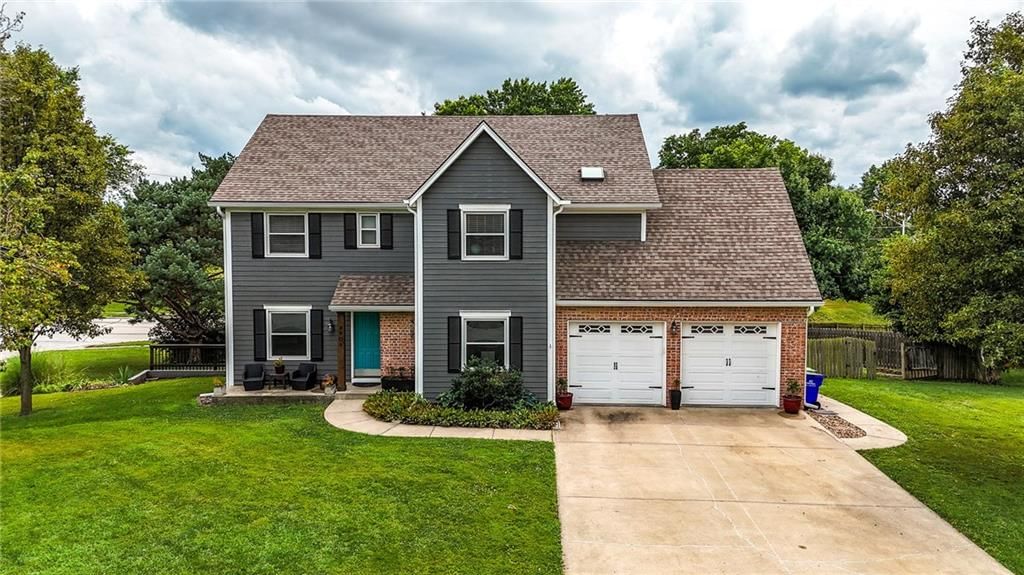 2503 WINDWOOD Drive, Lee's Summit, MO