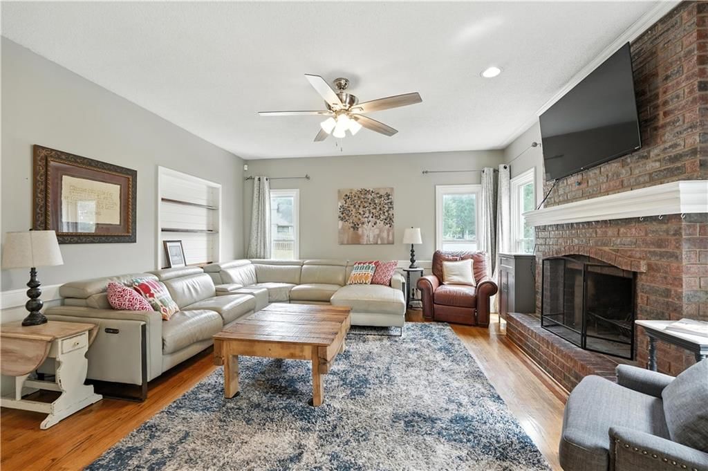 2503 WINDWOOD Drive — photo 11