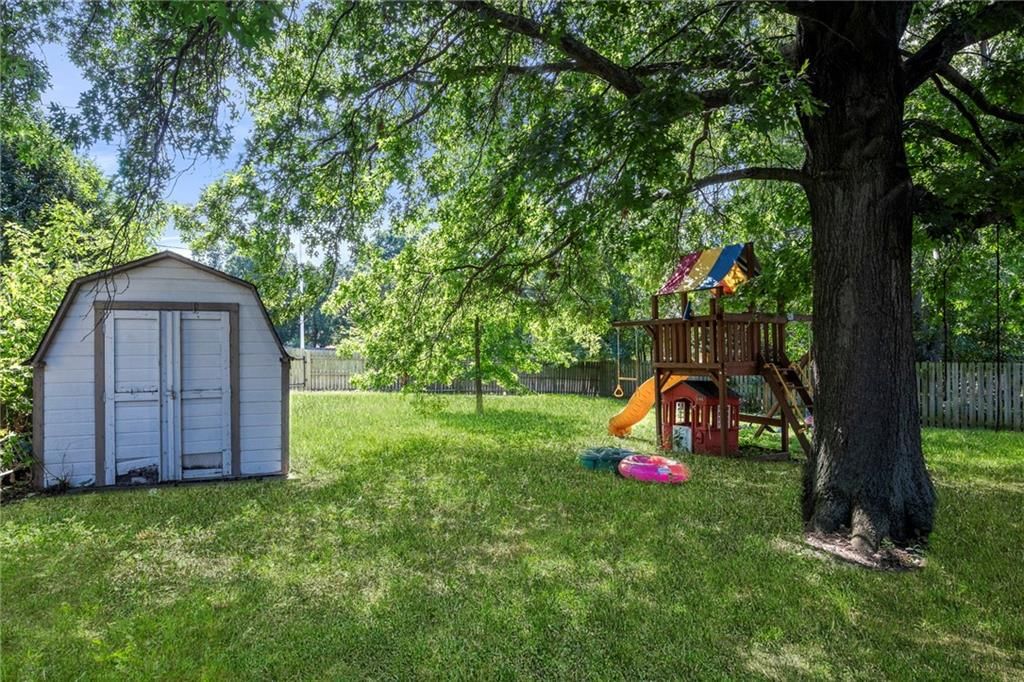 11579 Earnshaw Street — photo 32