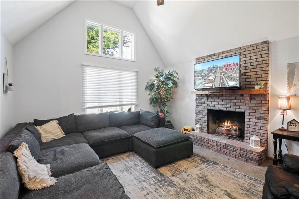 11579 Earnshaw Street — photo 5
