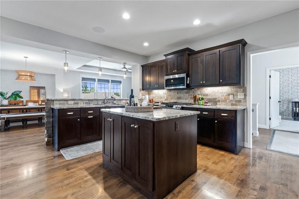 615 N Monterey Way — photo 14