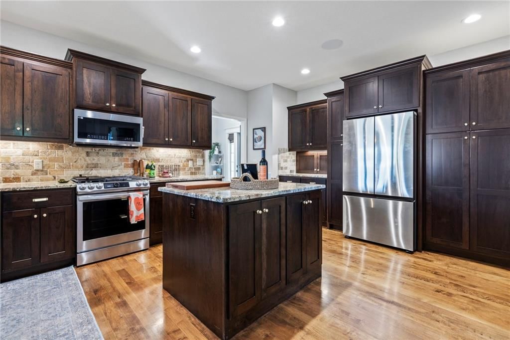 615 N Monterey Way — photo 15