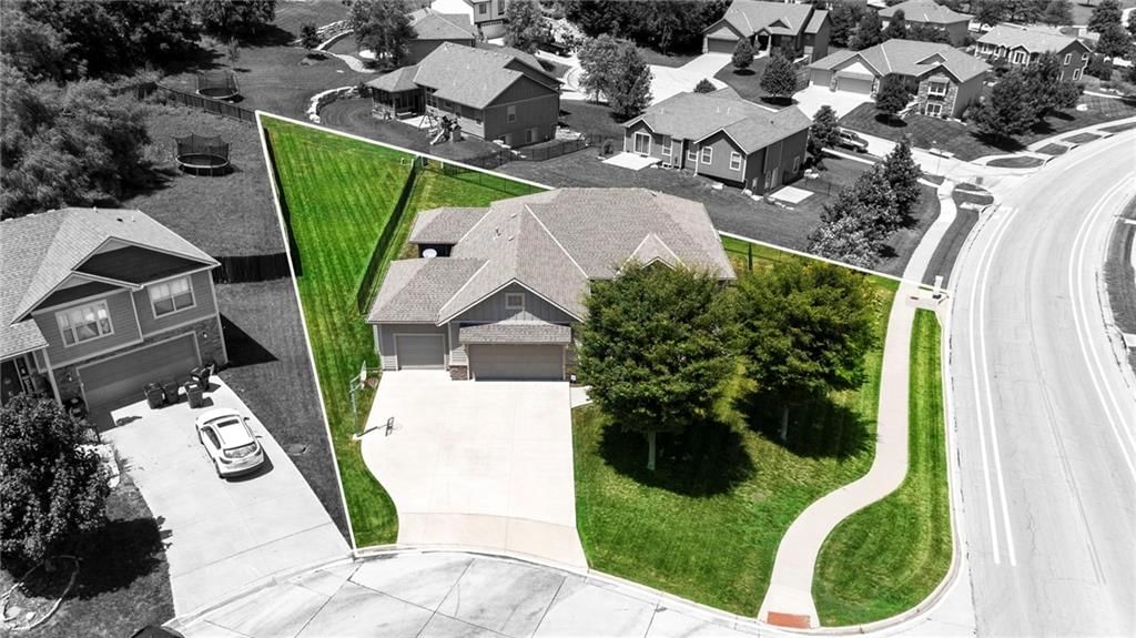 615 N Monterey Way — photo 59