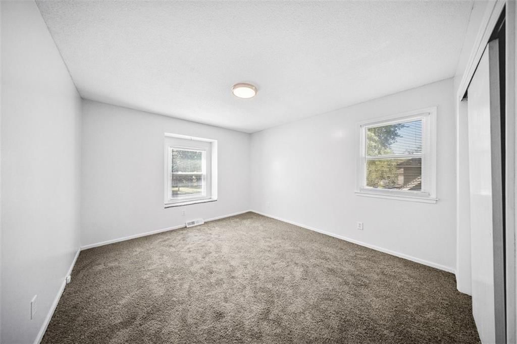 1116 N Walker Lane — photo 28