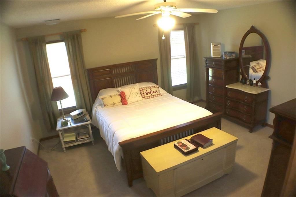 1215 Foxridge Drive — photo 15