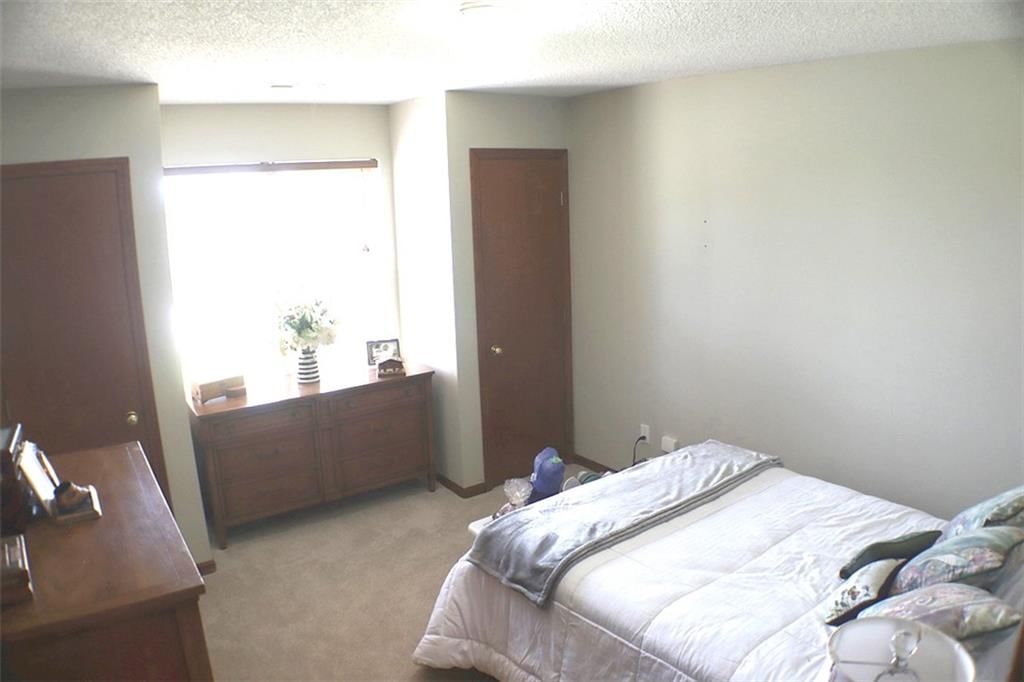 1215 Foxridge Drive — photo 18