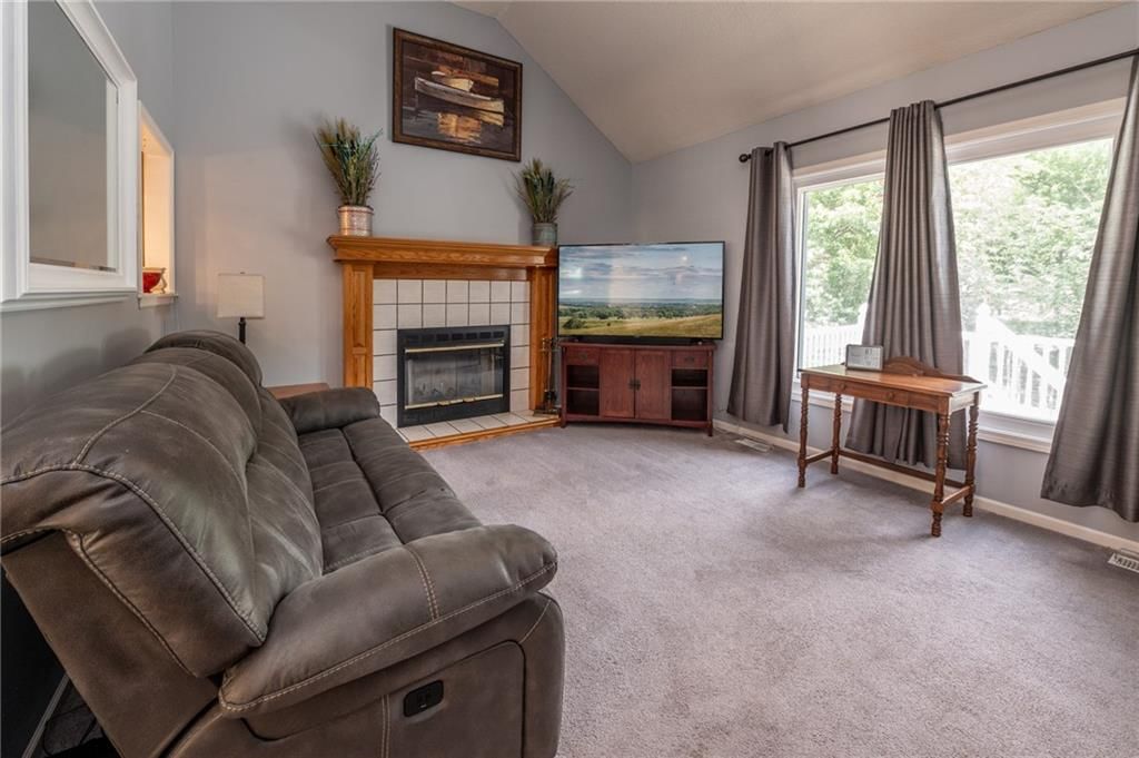 207 Woodhaven Drive — photo 8