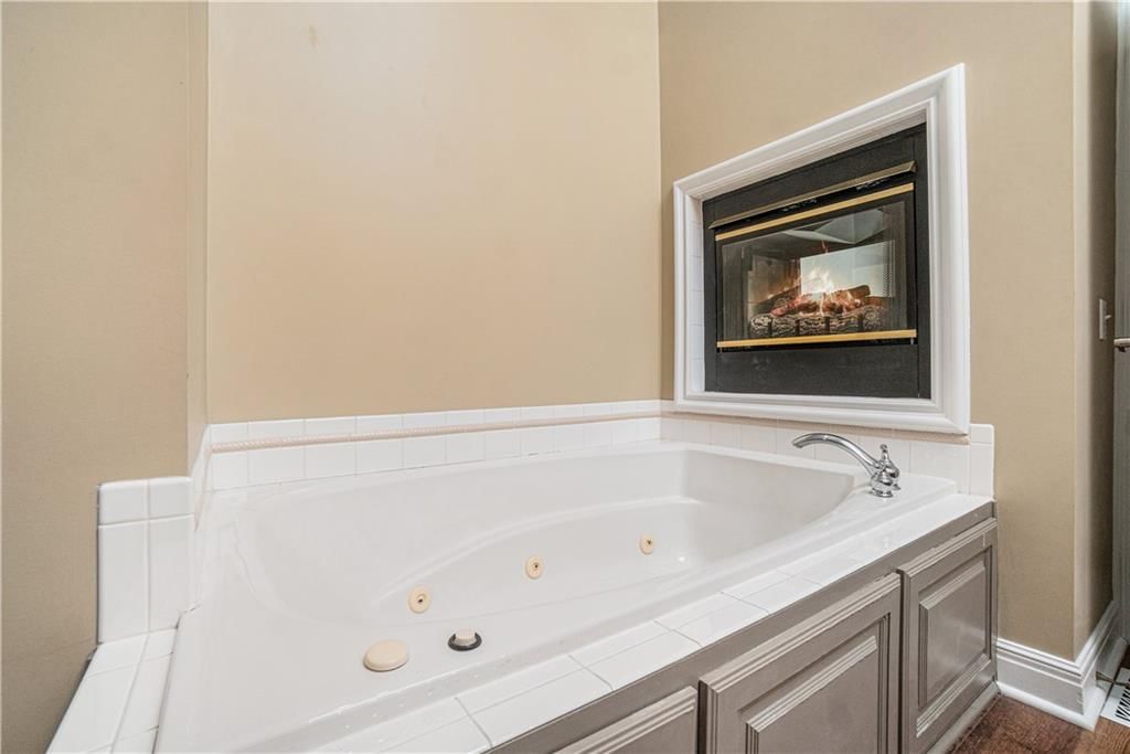5713 NE Sapphire Court — photo 24