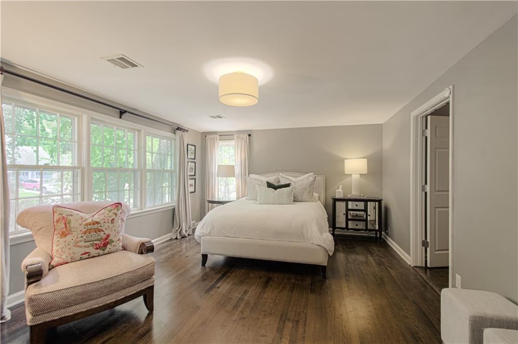 1204 W 70th Street — photo 21