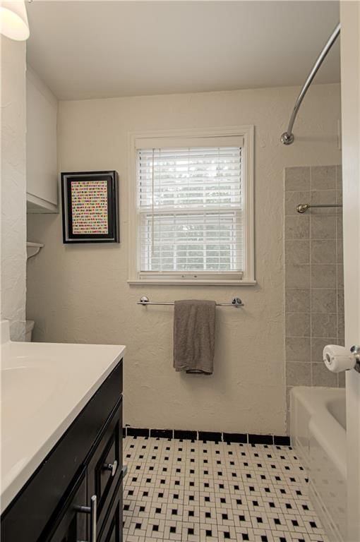 1204 W 70th Street — photo 34