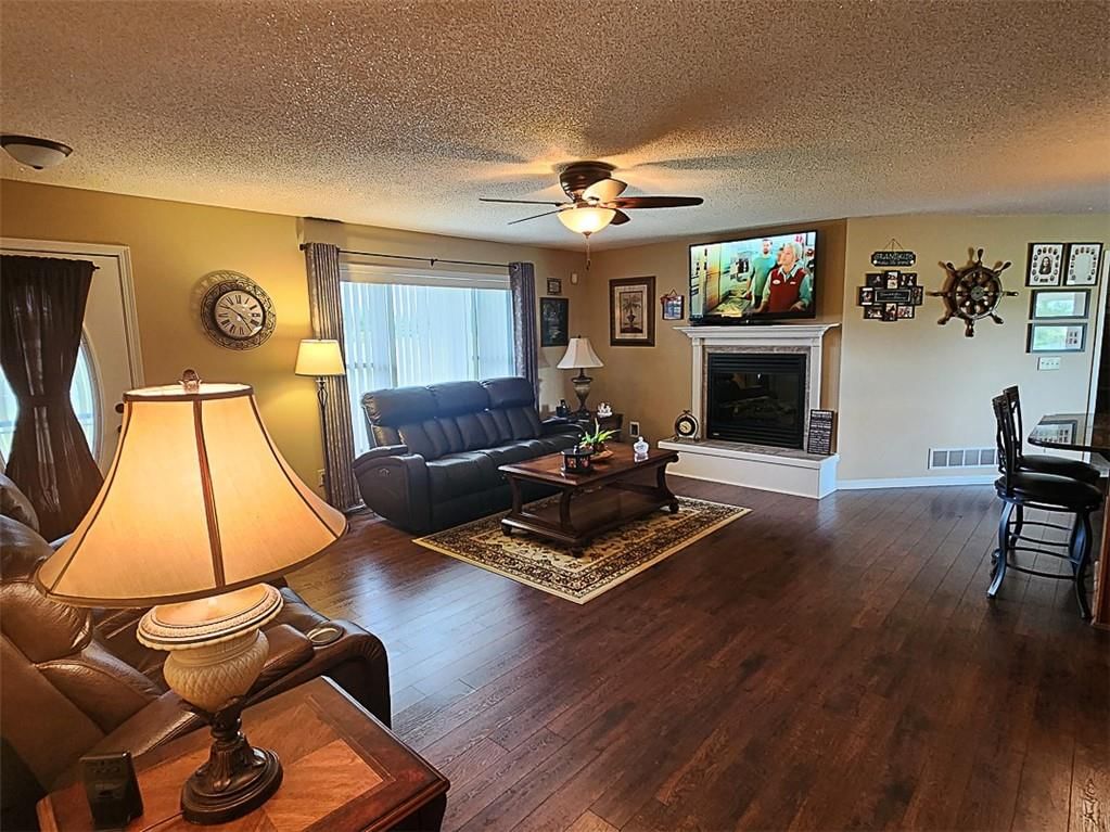 879 E 1900th Road — photo 11