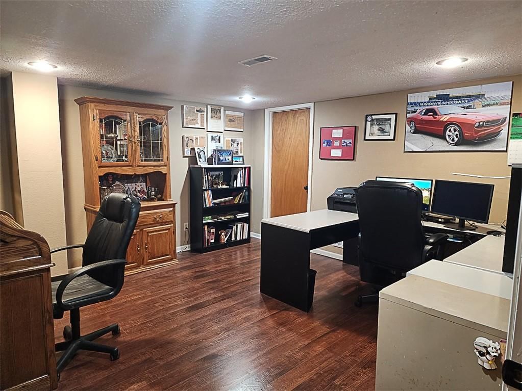 879 E 1900th Road — photo 32