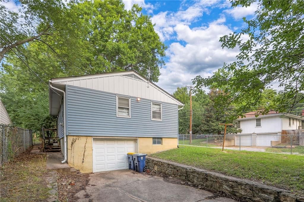 8901 McGee Street — photo 16