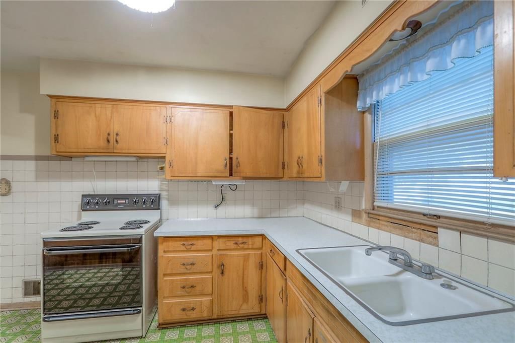 8901 McGee Street — photo 5