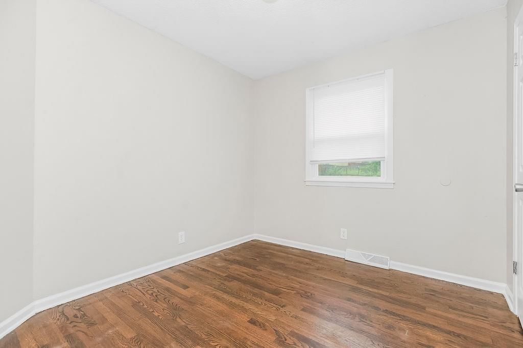13309 Winchester Avenue — photo 13