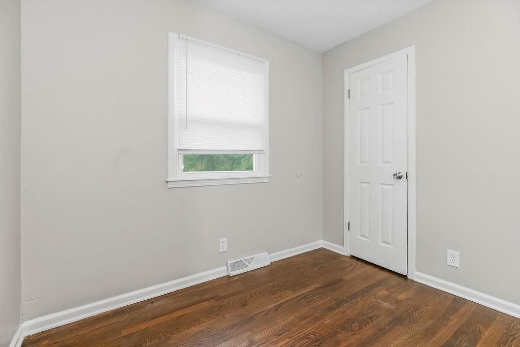 13309 Winchester Avenue — photo 14