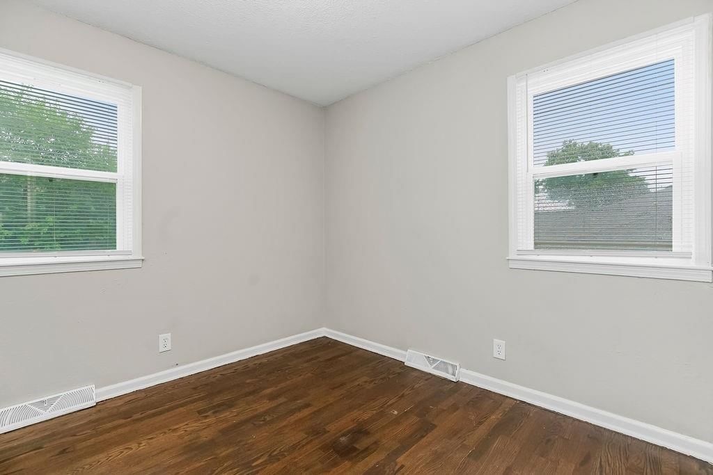 13309 Winchester Avenue — photo 15