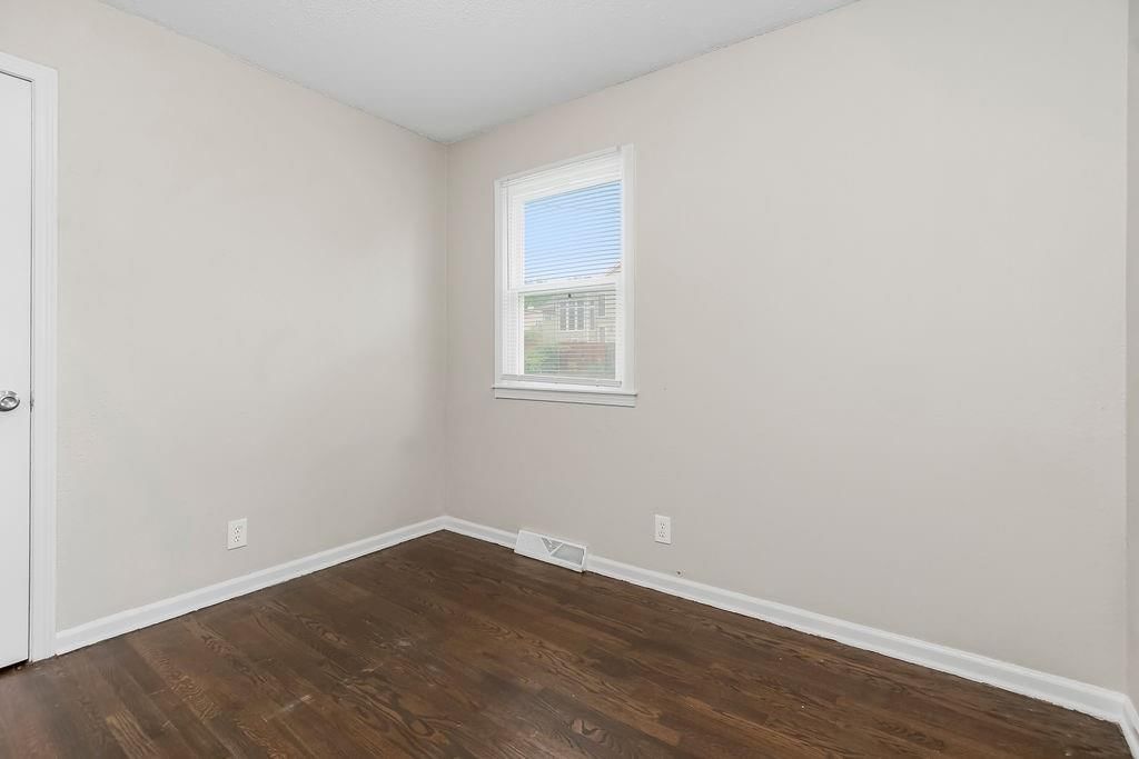 13309 Winchester Avenue — photo 17