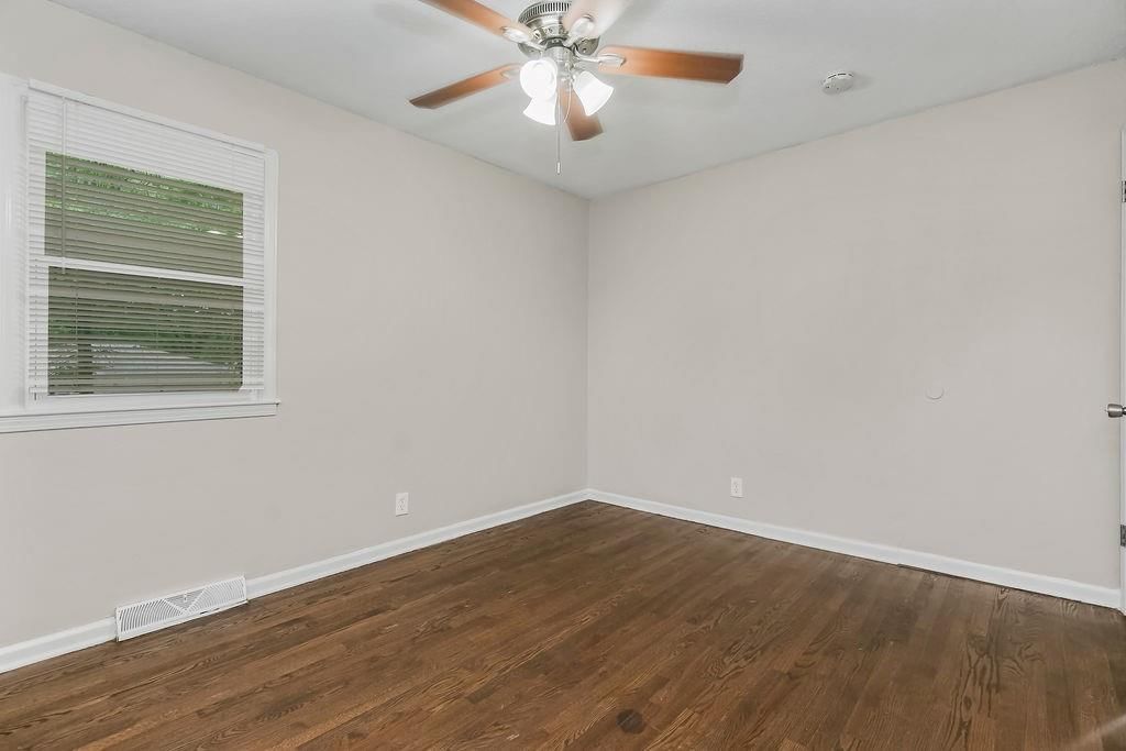 13309 Winchester Avenue — photo 20