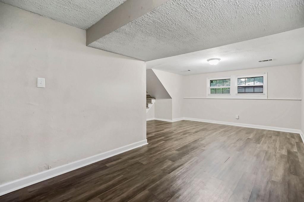 13309 Winchester Avenue — photo 26