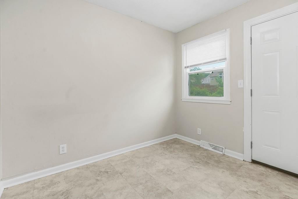 13309 Winchester Avenue — photo 7