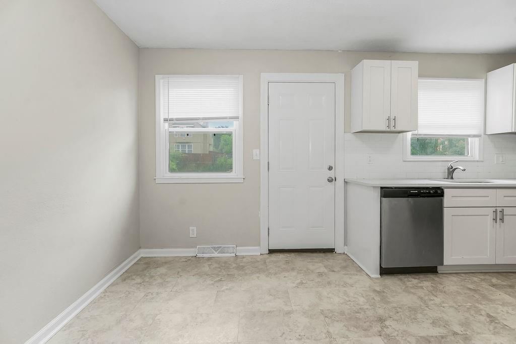13309 Winchester Avenue — photo 8