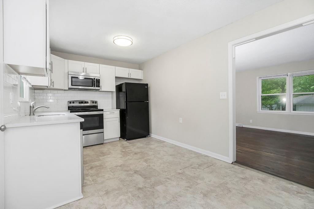 13309 Winchester Avenue — photo 9