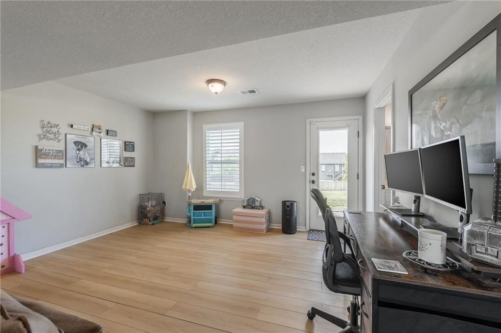 1603 CHESTNUT Street — photo 22