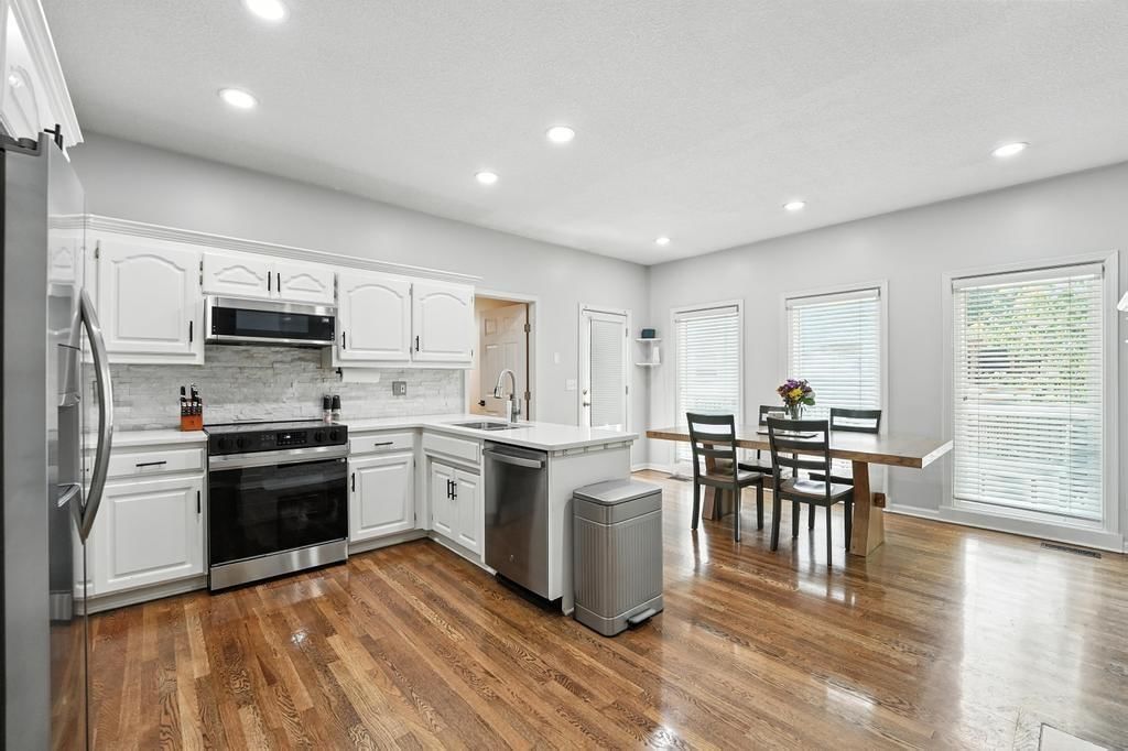 5136 NE Ash Grove Drive — photo 11