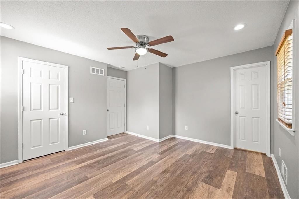 11907 W 143RD Street — photo 16