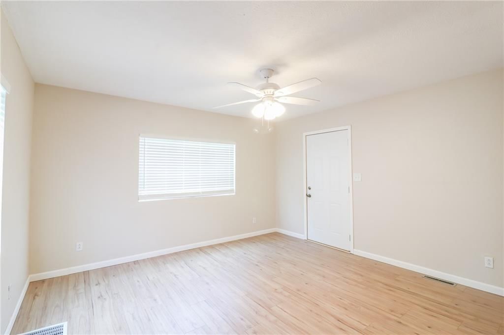 6418 Washington Street — photo 18