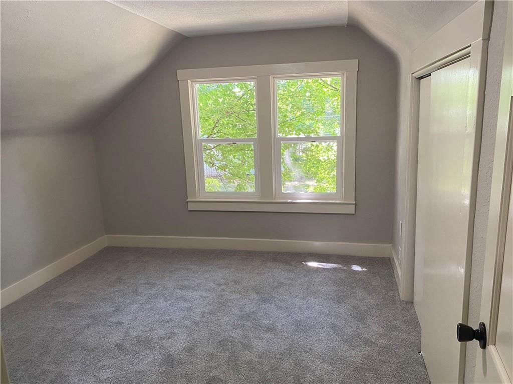 327 W SOUTHSIDE Boulevard — photo 22