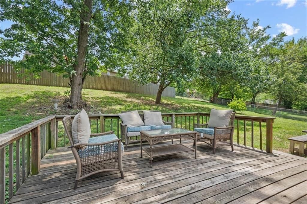 3212 NW Canterbury Place — photo 2