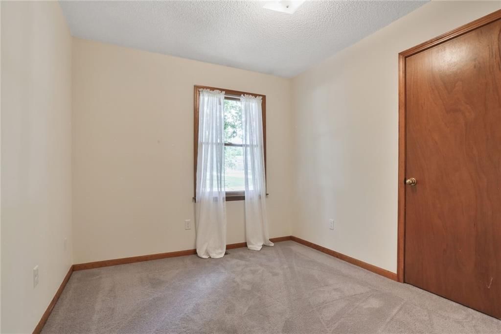 15904 Richmond Avenue — photo 16