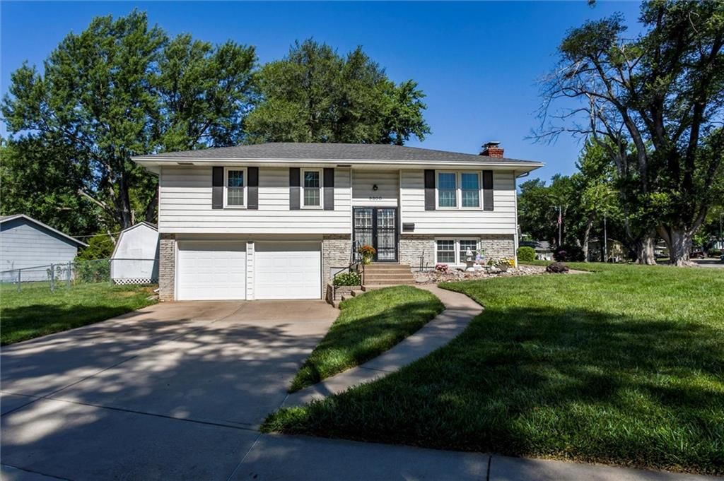 9300 Fairwood Drive — photo 10