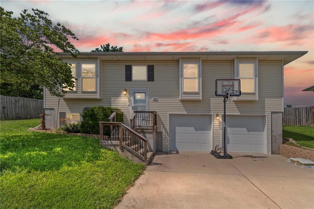 1703 Bluestem Circle — photo 2