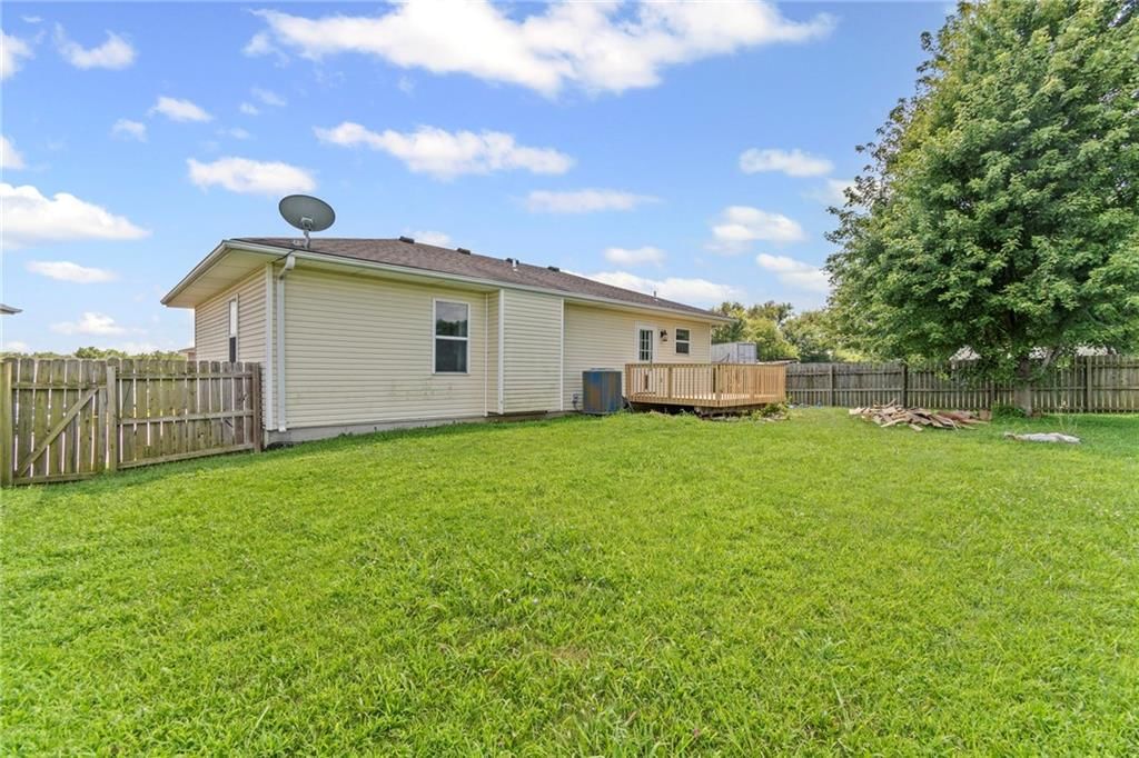 1703 Bluestem Circle — photo 29