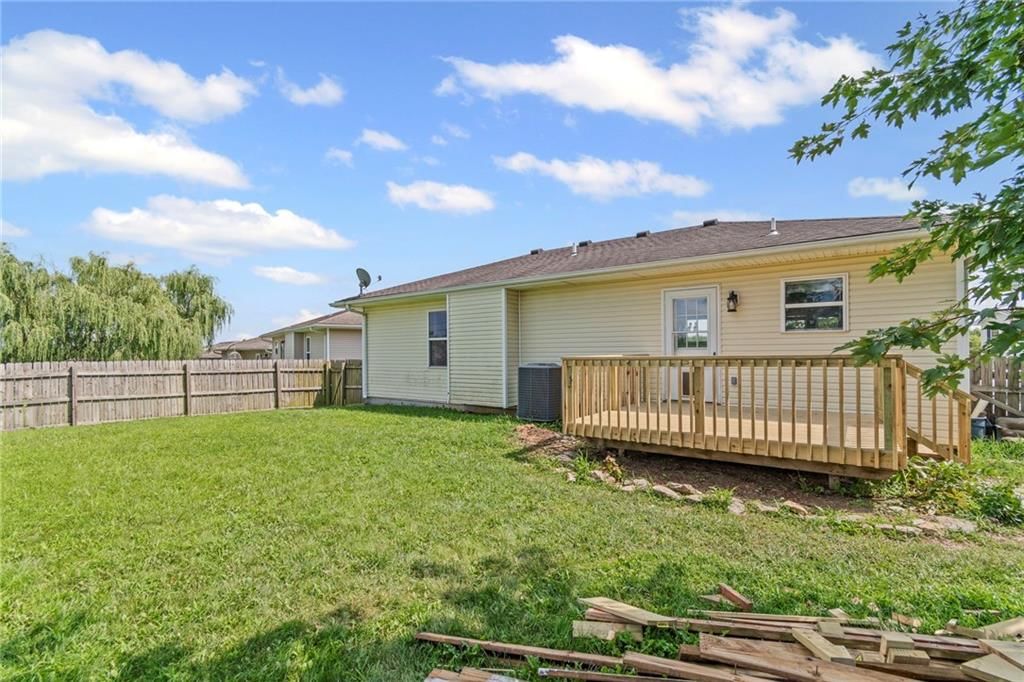 1703 Bluestem Circle — photo 30