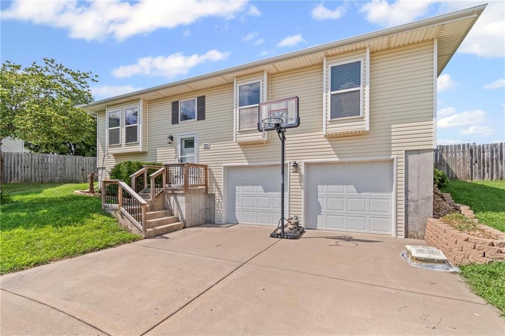 1703 Bluestem Circle — photo 4