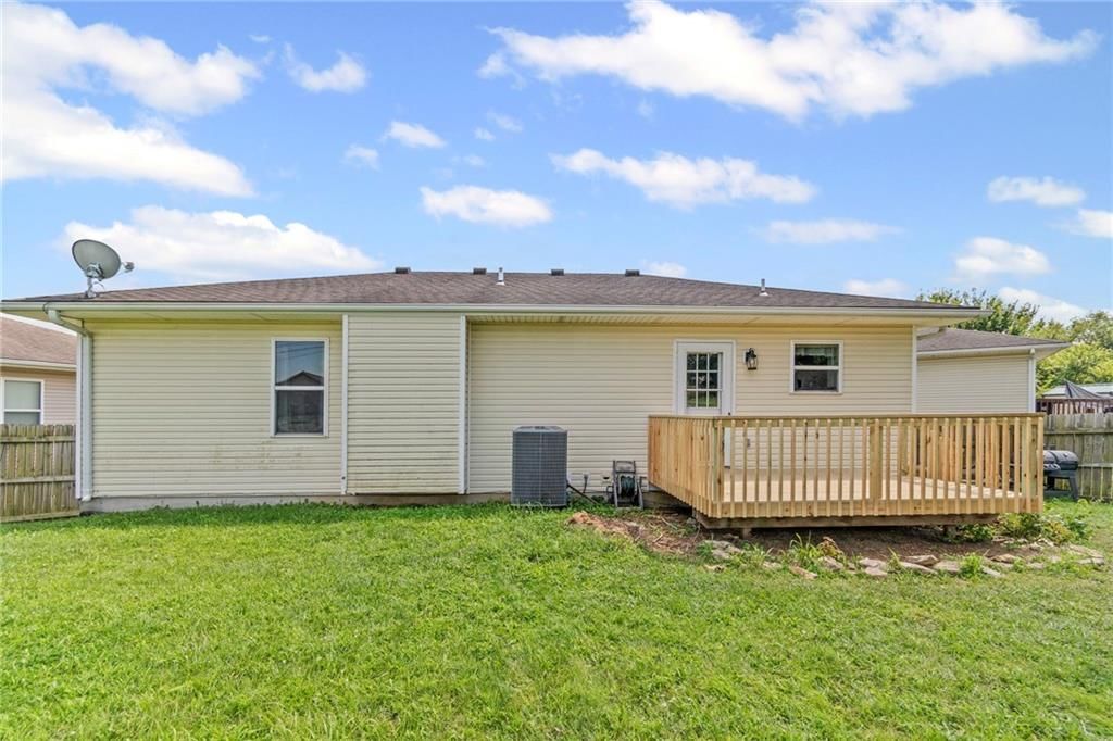 1703 Bluestem Circle — photo 31