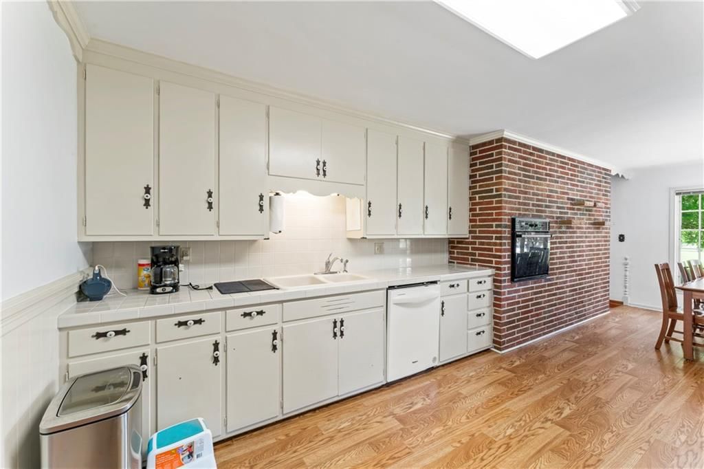 4706 Hedges Avenue — photo 16