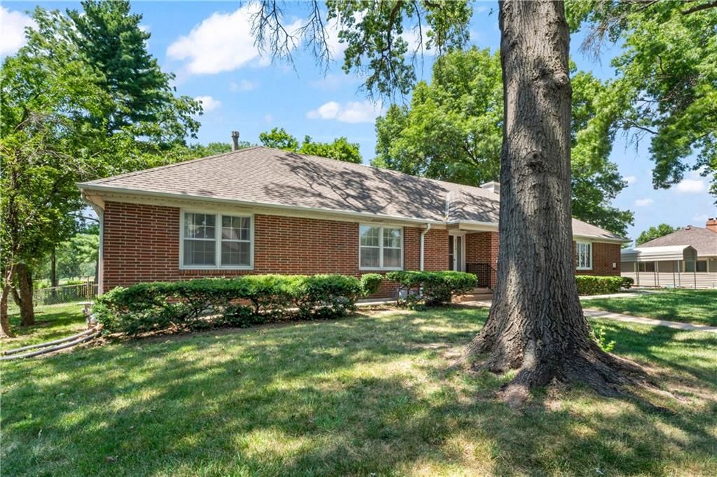 4706 Hedges Avenue — photo 3