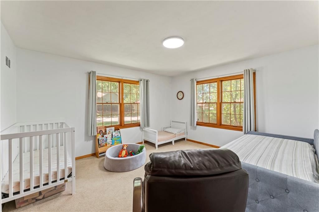 4706 Hedges Avenue — photo 33